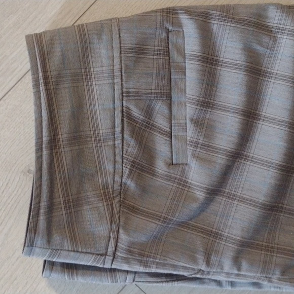 🆕 Women's Plaid w Teal Stripe  Cuffed 3 Button Bermuda Shorts By SMART SET!! - Picture 6 of 6